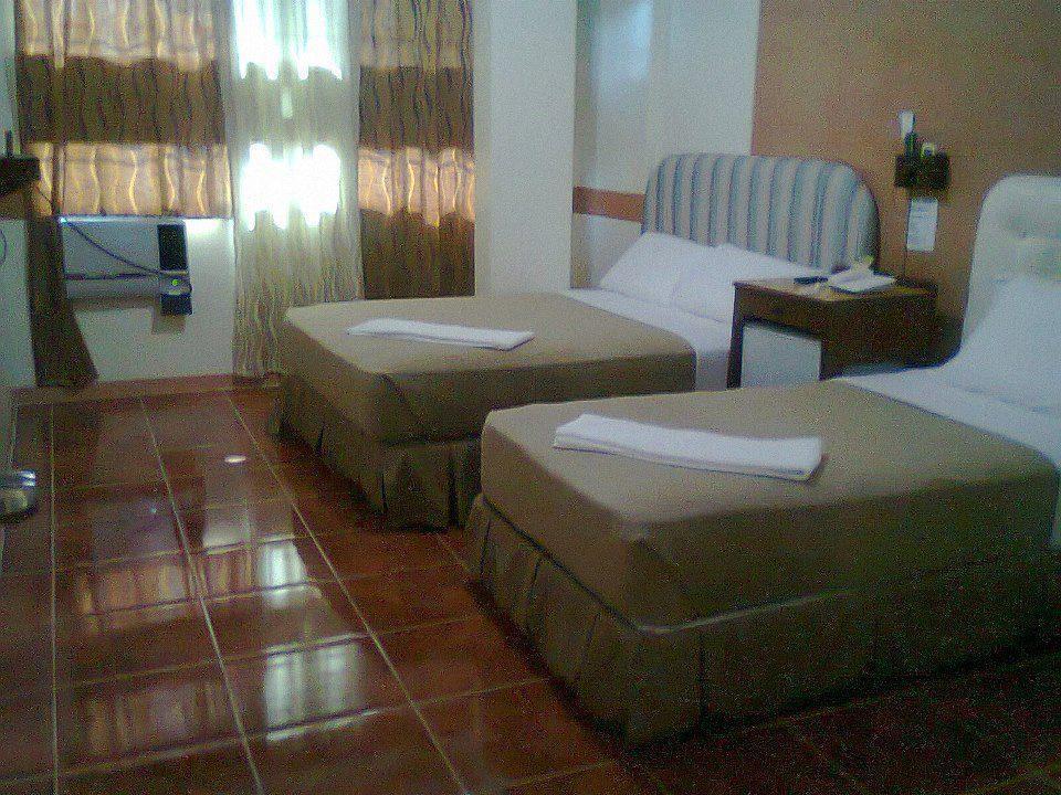 Golden Stallion Suites Cagayán de Oro Extérieur photo