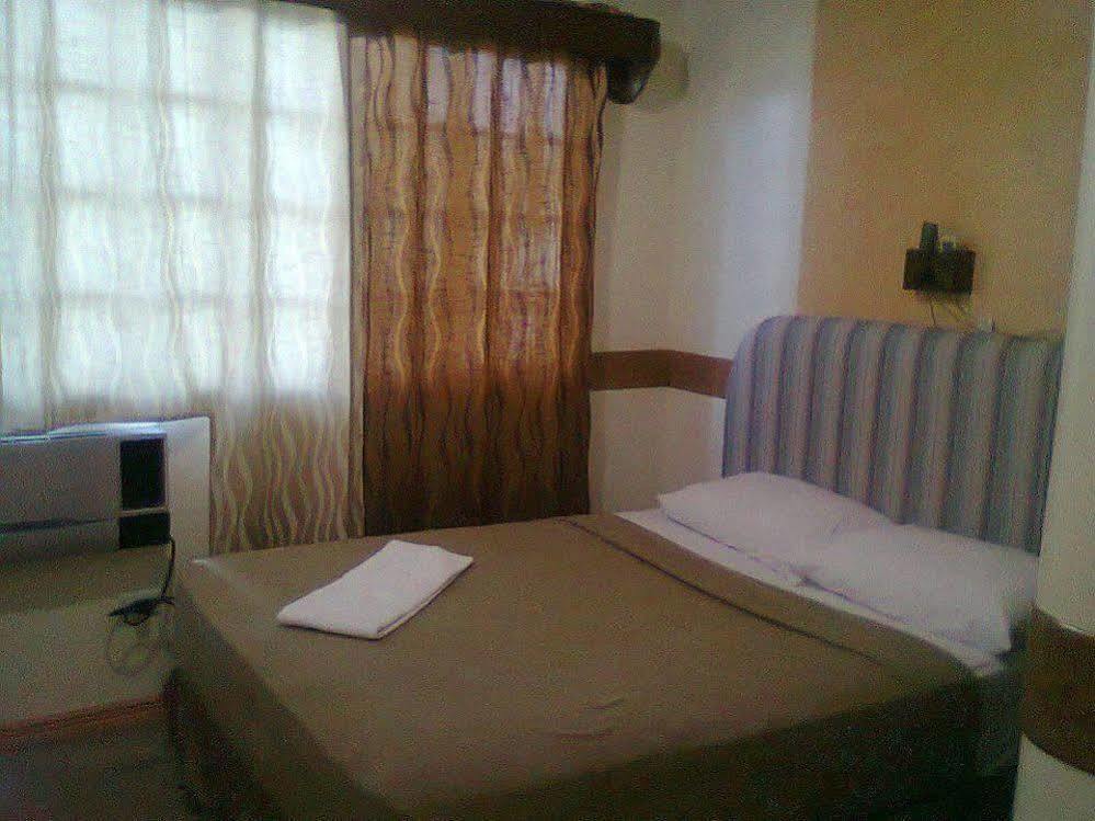 Golden Stallion Suites Cagayán de Oro Extérieur photo