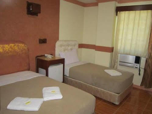 Golden Stallion Suites Cagayán de Oro Extérieur photo