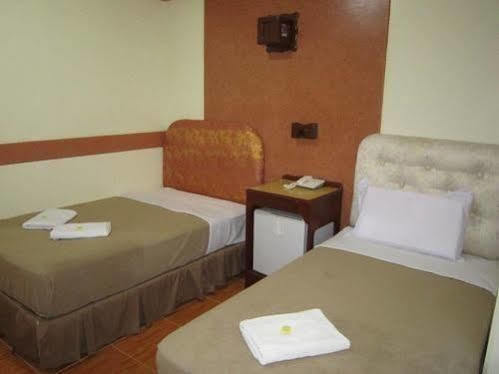 Golden Stallion Suites Cagayán de Oro Extérieur photo