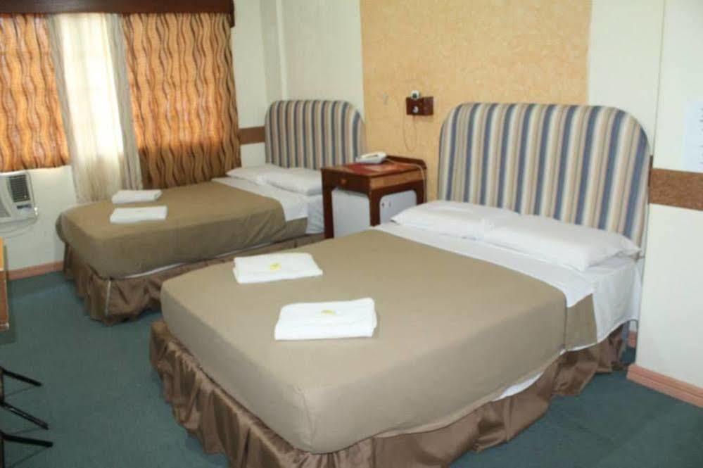 Golden Stallion Suites Cagayán de Oro Extérieur photo